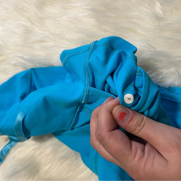 Lululemon Blue Cropped Leggings - Picture 5 of 6